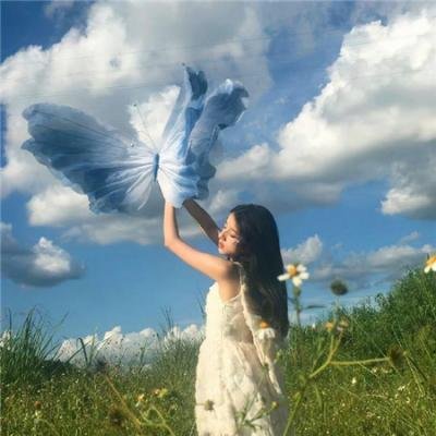 刻在书桌上的时光